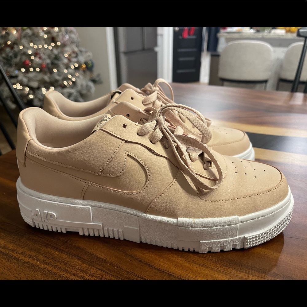 Women Nike Air Force 1 pixel